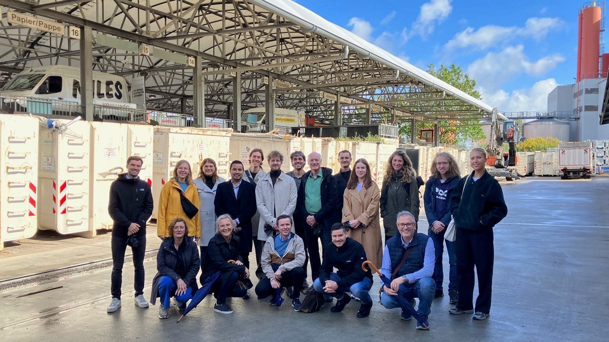 POLIS-Kollegen_in_Hamburg_beim_Kickoff-Meeting_des_MoLo_Hubs-Projekts__Foto_LIHH
